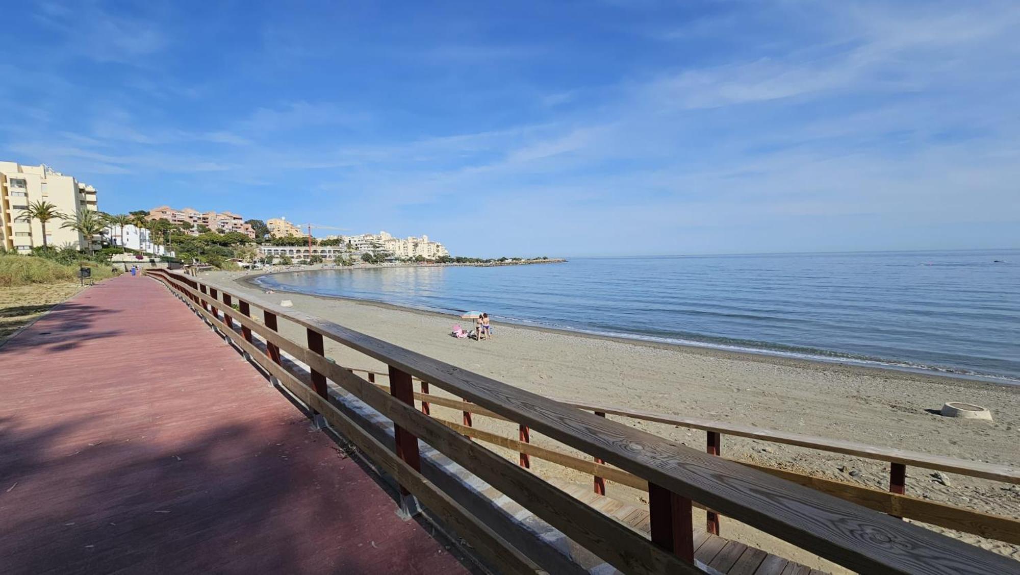 Junto A La Playa Del Cristo Cerca Del Puerto Apartment Estepona Exterior photo