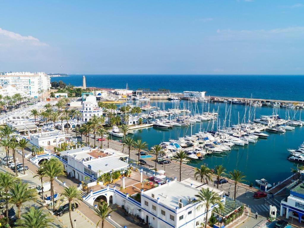 Junto A La Playa Del Cristo Cerca Del Puerto Apartment Estepona Exterior photo